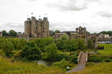 Exploring the Castles of Ireland - Jest Kept Secret