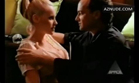 Elizabeth Berkley Nude Aznude