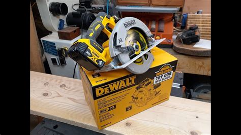 Dewalt Xr 20 Volt Max 7 14 In Brushless Cordless Circular Saw Tool Only Ph