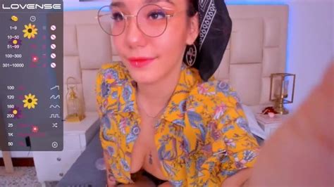 I M Looking For A Guy With A Thick Cock Who Will Choke My Throat And Fuck My Ass Pornhub