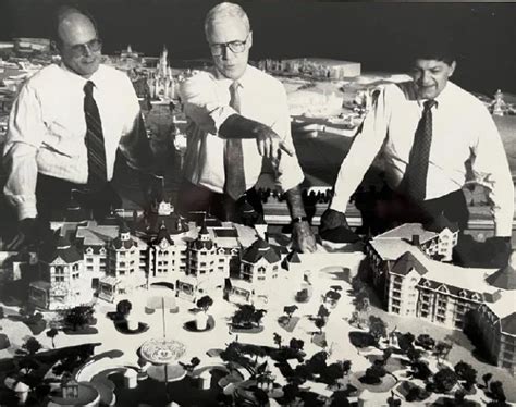 Disneyland Paris: Reveal the Magic of The World of Adventures