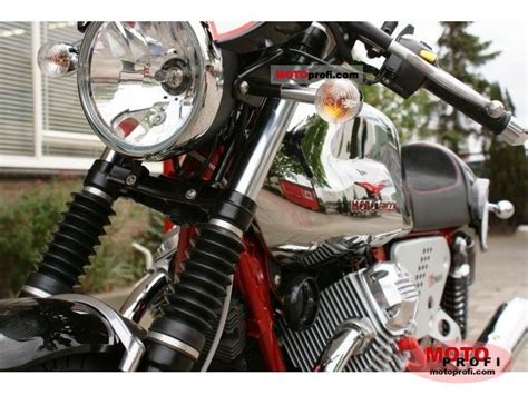 Moto Guzzi V7 Racer 2011 Specs and Photos