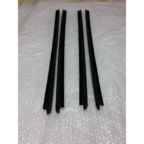 Jual Weather Strip Karet Pelipit Kaca Luar Toyota Rush Daihatsu Terios