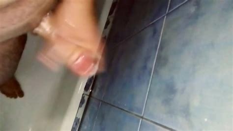 Кайфую в ванной Pornhub Gay