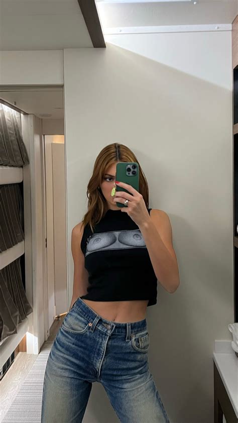 Kendall Jenner Responds To Boob Job Accusations As She Rocks Nsfw Crop Top In Sexy New Selfie