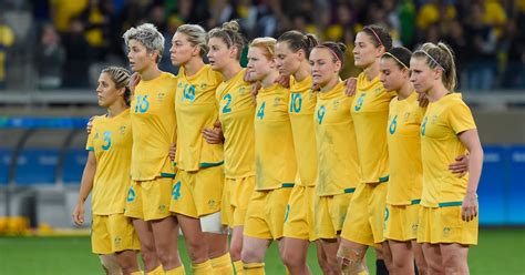 This Clip Of The Australian Women’s Soccer Team & A Water Bottle Proves ...