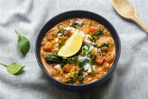 Dahl de lentilles corail aux pousses d épinards et lait de coco Dahl