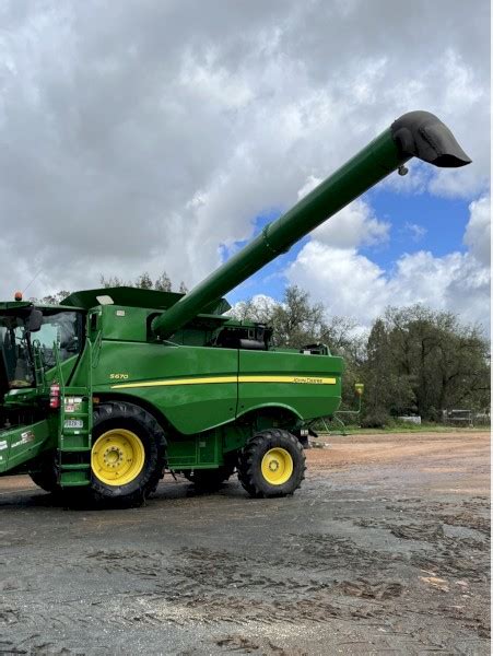 2015 John Deere S670 Combine And 635d Front And Trailer Farm Tender