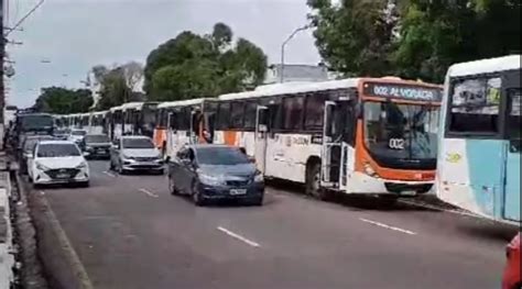 Motoristas De Nibus Fazem Paralisa O Para Cobrar Pagamento Do