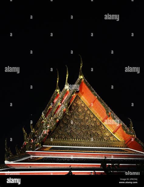 Wat Pho at night. Bangkok, Thailand Stock Photo - Alamy