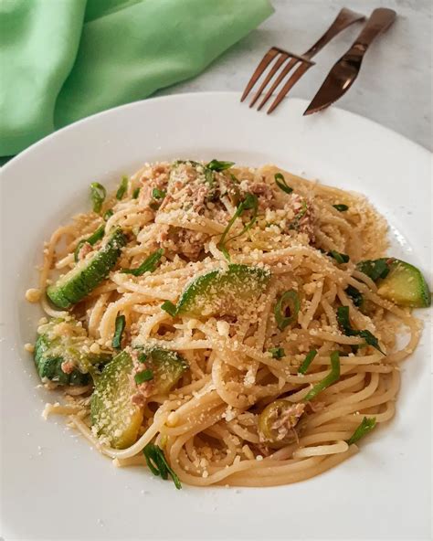 Macarrão atum e abobrinha Receiteria