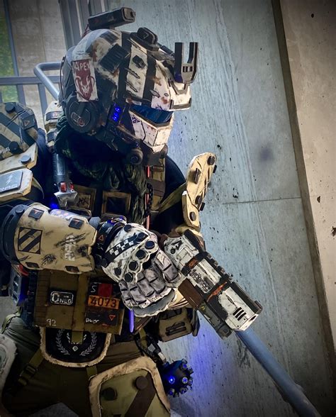 Titanfall 2 pulse blade pilot -RadMaxCosplay : r/cosplay