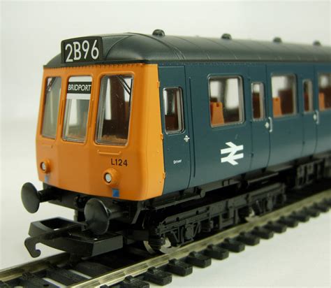 Hornby R2668 Class 121 Single Car DMU Bubble Car W55024 In BR Blue