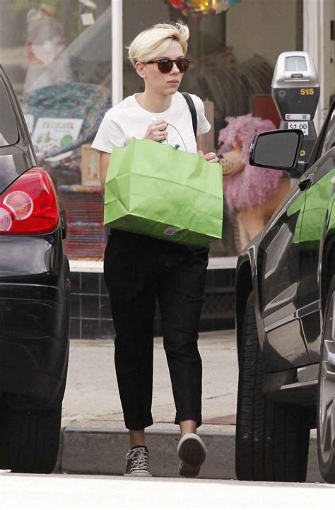 Scarlett Johansson With Very Short Blonde Hair Shopping In Santa Monica Feb 2015 Celebsla