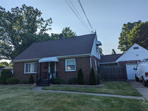 813 Shannon Ave, Cuyahoga Falls, OH 44221 - See Est. Value, Schools & More