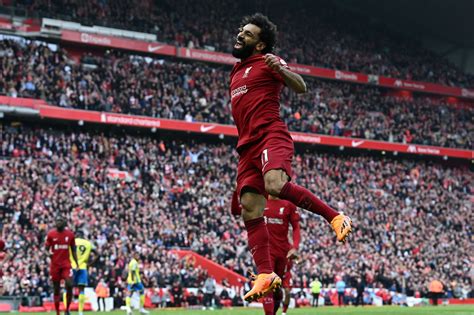 Fowler Sends Salah X Rated Message Following Nottingham Forest Victory