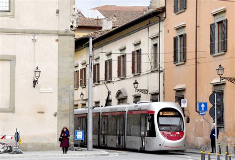 Linea T2 Vespucci: il tram in centro storico con la VACS - Mobilita.org