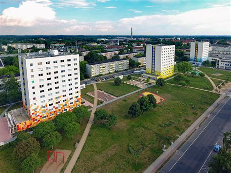 Hochhauswohnen Im Farbquartier Hennigsdorfer Wohnungsbaugesellschaft Mbh