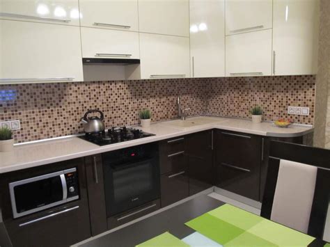 Куда поставить микроволновку на кухне: реальные фото примеры