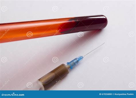 Buizen Bloed Als Bloedonderzoek Stock Foto Image Of Rood Chemie