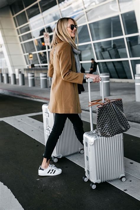 Los 30 mejores looks y más cómodos para días de viaje y aeropuerto