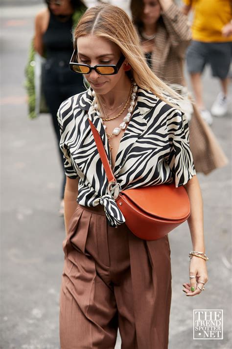 Mẹo mang hot trend đến công sở sành điệu và thanh lịch Thời trang công sở