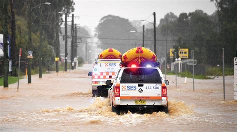 Heavy Rain Flash Flooding Batter Australias East Coast Oman Observer