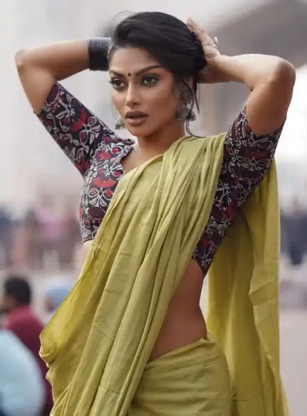 Chandrika Ravi Latest Hot Pics And Photos Gallery