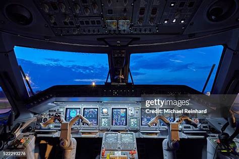 387 Embraer Cockpit Stock Photos, High-Res Pictures, and Images - Getty Images