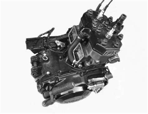 Yamaha RD350 YPVS: la icónica dos tiempos de indómito carácter
