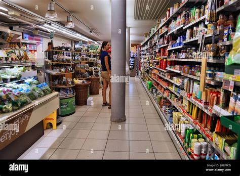 Vienna Austria August 4 2022 People Visit Spar Grocery Store In