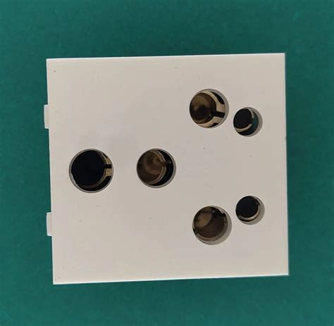 White 16 Amp 5 Pin Modular Socket At Rs 35piece In New Delhi Id