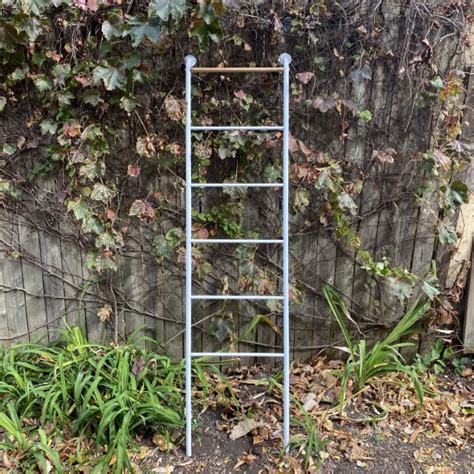 Wall Mount Ladder Rack - Nadeau Chicago