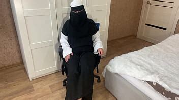 Baile árabe y masturbándose el coño apretado hasta el orgasmo XVIDEOS