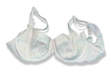 Victoria S Secret White Bikini Top Size L Off Retail From Darlia