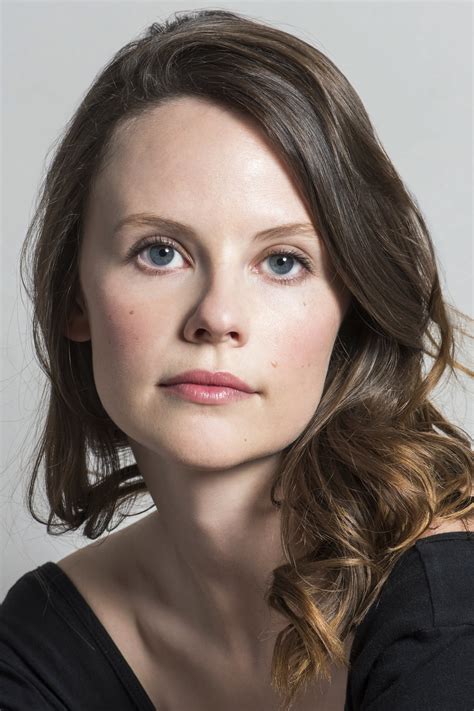 Sarah Ramos Wiki, Biography, Age, Gallery, Spouse and more