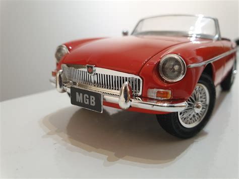 124 Scale 1968 Blmc Mgb Mg B Roadster Convertible Model Kit By Aoshima