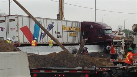 Hwy 417 Reopens Near Nicholas After Fuel Spill Cbc News