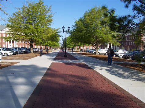 Unc Wilmington Chancellors Walk At Walton Pedestrian Crossing Davenport