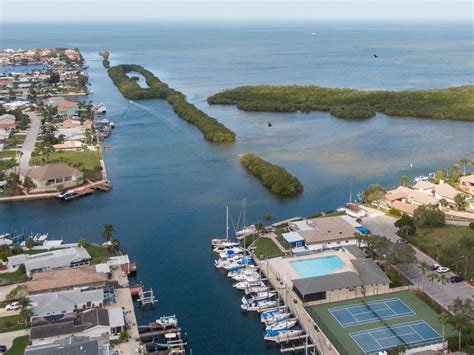 Check Out Facilities Provided At The Gulf Harbors Yacht Club