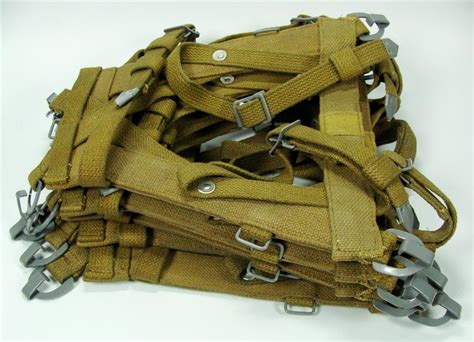 Реплики исторической униформы.