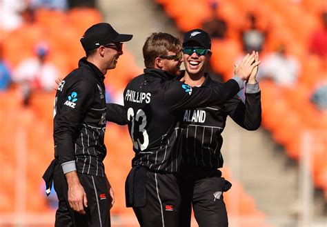 England Vs New Zealand Cricket Fans Fume Over Empty Stands In World