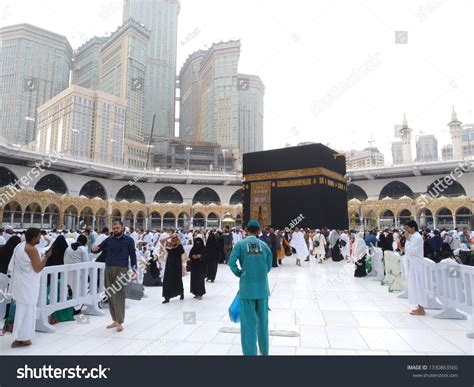 Skyline Mecca Saudi Arabiajanuary2019 Kaaba Makkah Stock Photo ...