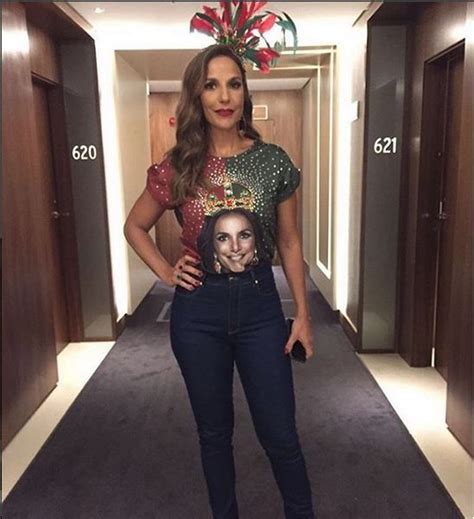 Ego Ivete Sangalo Capricha No Visual Para Ir A Samba Na Quadra Da