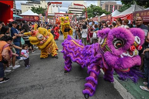 Ano Novo Chinês terá desfile de dragões e leões coloridos no bairro da