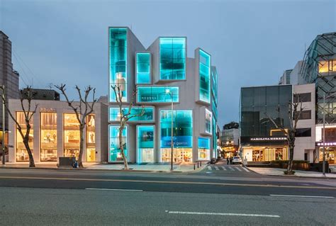 Lighting The Way 5 Brilliant Buildings Transformed By Customized Leds