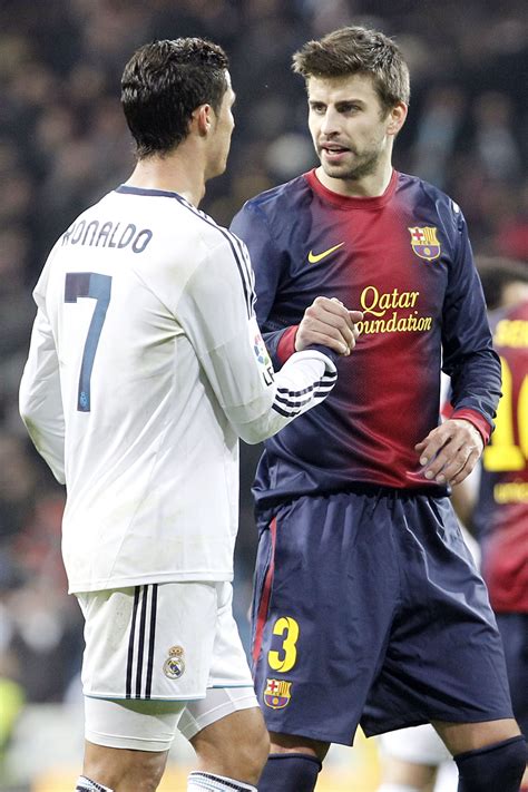 Cristiano Ronaldo Left Real Madrid Shaking Hands With Gerard Piqué