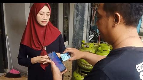 Foto Beli Gas 3 Kg Sertakan KTP Warga Depok Curiga Dipakai Untuk Data