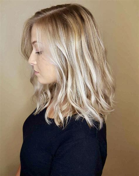 Platinum blonde balayage | Hair styles, Stylish hair, Platinum blonde ...