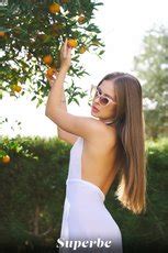 Gorgeous Nina Belucci Strips Naked And Teasing To Help You Relax 9 Photos